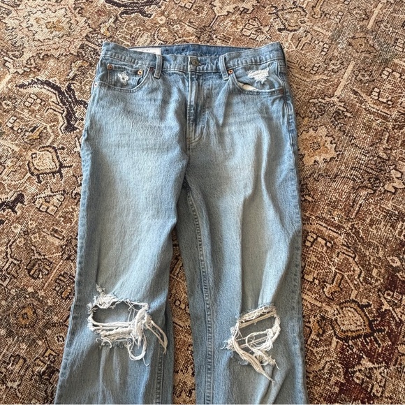 Gap Cheeky Straight High RiseStylish Light Blue Distressed Women Jeans Size 31 - Picture 1 of 7